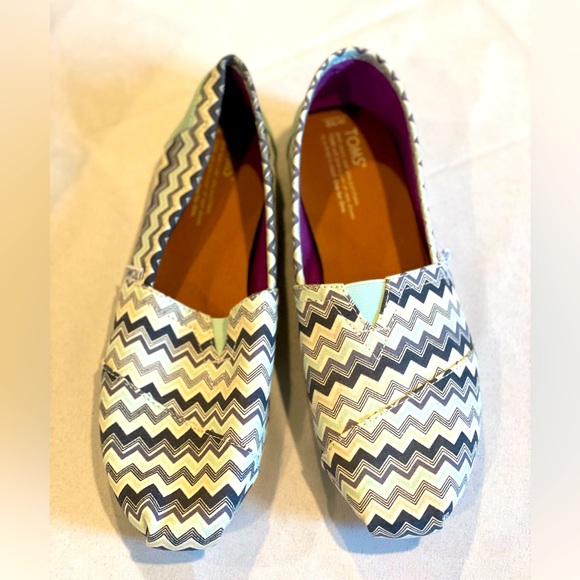 Toms Classic Blue Grey Chevron Alpargata, Sz 10 (NIB) - Picture 3 of 3